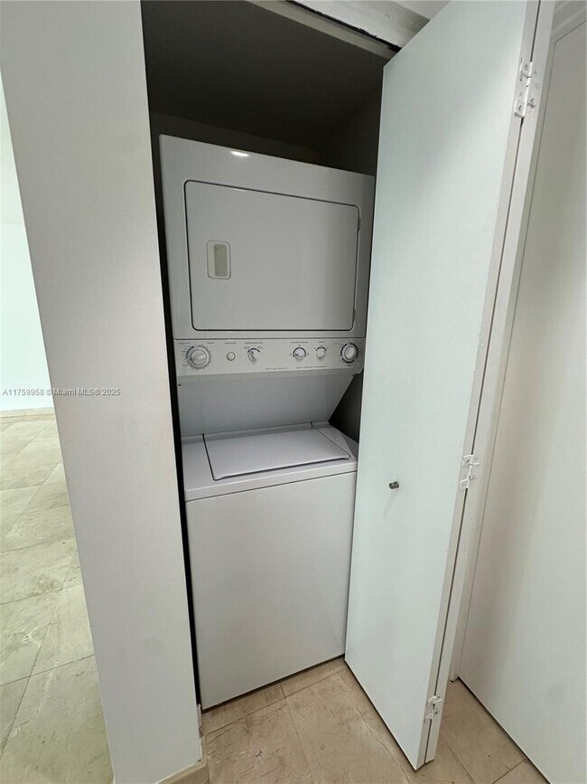 Jade at Brickell unit 1104, Miami, FL 33131 - photo 7