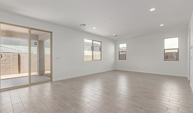 11631 W Green Dr, Youngtown, AZ 85363 - photo 5