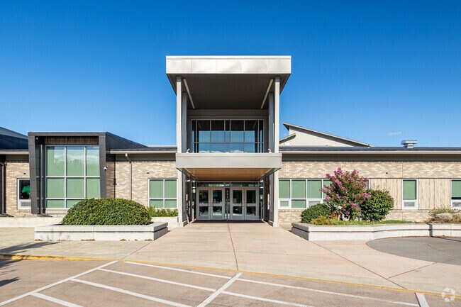 Meadow Ridge Elementary School in Albany, OR embraces a 