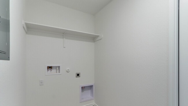 18512-A High Flyer Way, Manor, TX 78653 - photo 2