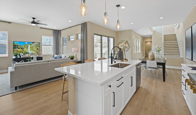 27312 Creekwood Ln unit 36395843, Valencia, CA 91381 - photo 4