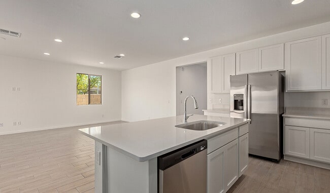 12358 W Marguerite Ave, Avondale, AZ 85392 - photo 2