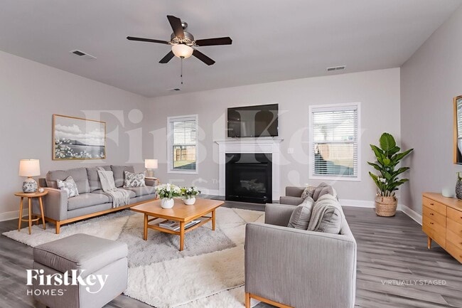 499 Royal Oak Ln, Clayton, NC 27520 - photo 3