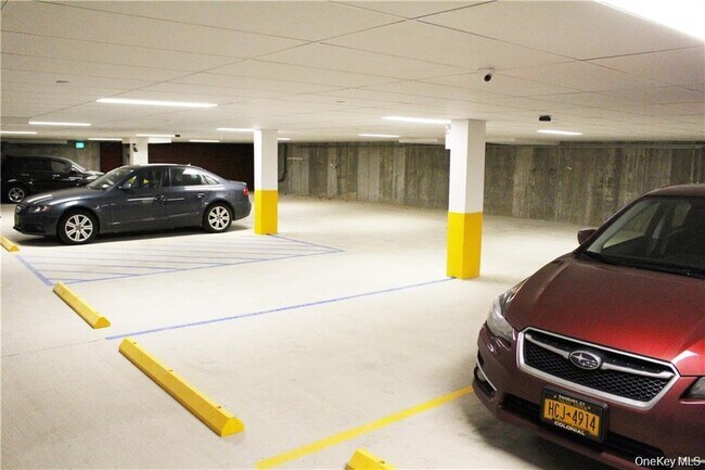 160 Chatterton Ave unit 1A, White Plains, NY 10606 - photo 5