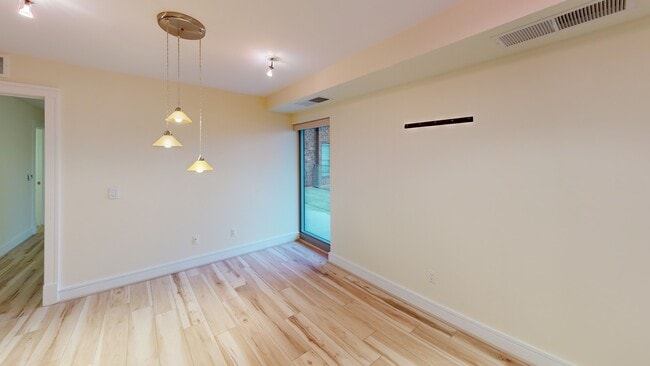 Birmingham Place unit 511, Birmingham, MI 48009 - photo 3