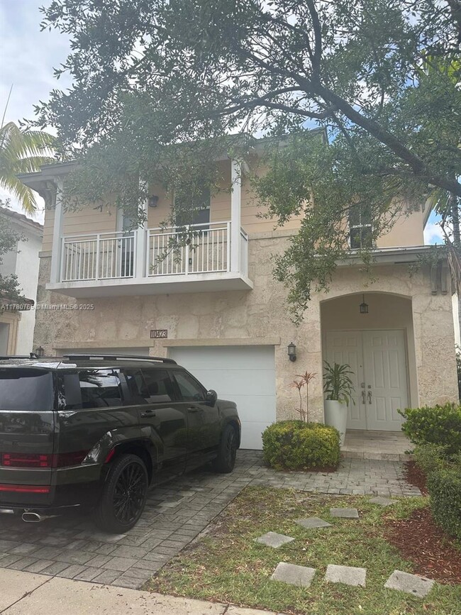 10423 NW 70th Ln, Doral, FL 33178
