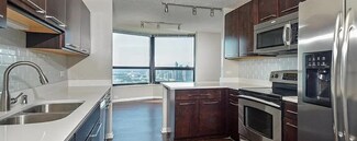 187 N Westshore Dr, Chicago, IL 60601