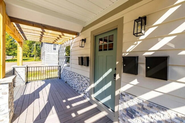 5534 Stewart Ave unit 3, Cincinnati, OH 45227 - photo 2