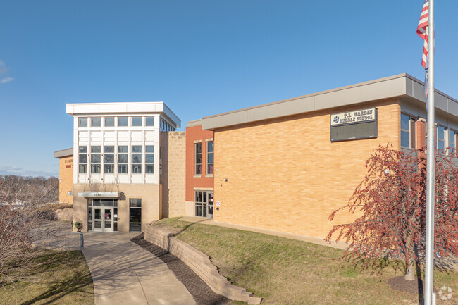 96% of the teachers at Hardin Middle School have been there for over 3 years.