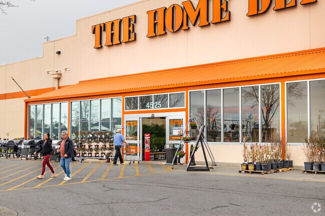 Mobile Hwy in Bellview has a lot of shopping options.