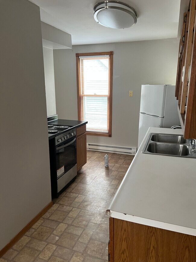 1215 23rd St unit 1215 23RD apt 3, Des Moines, IA 50311 - photo 5