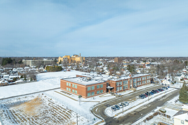 Washington Elementary School is located in Waukegan, IL.