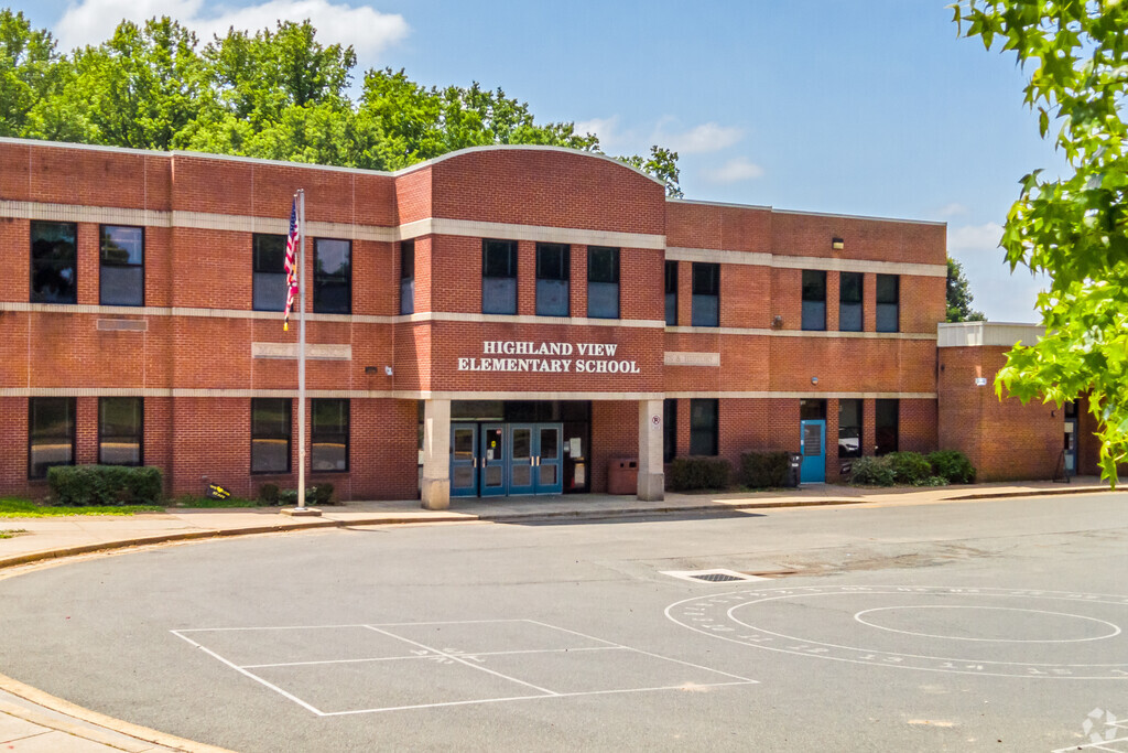Highland View Elementary School, located in the Silver Spring Park neighborhood.