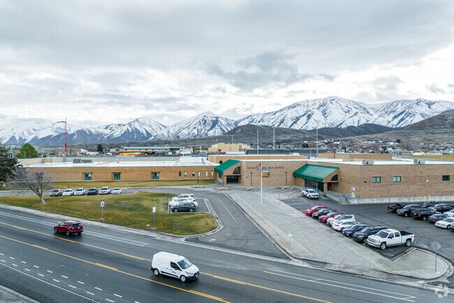 Just minutes from Santaquin, Payson Junior High School offers middle school education through the Nebo School District.
