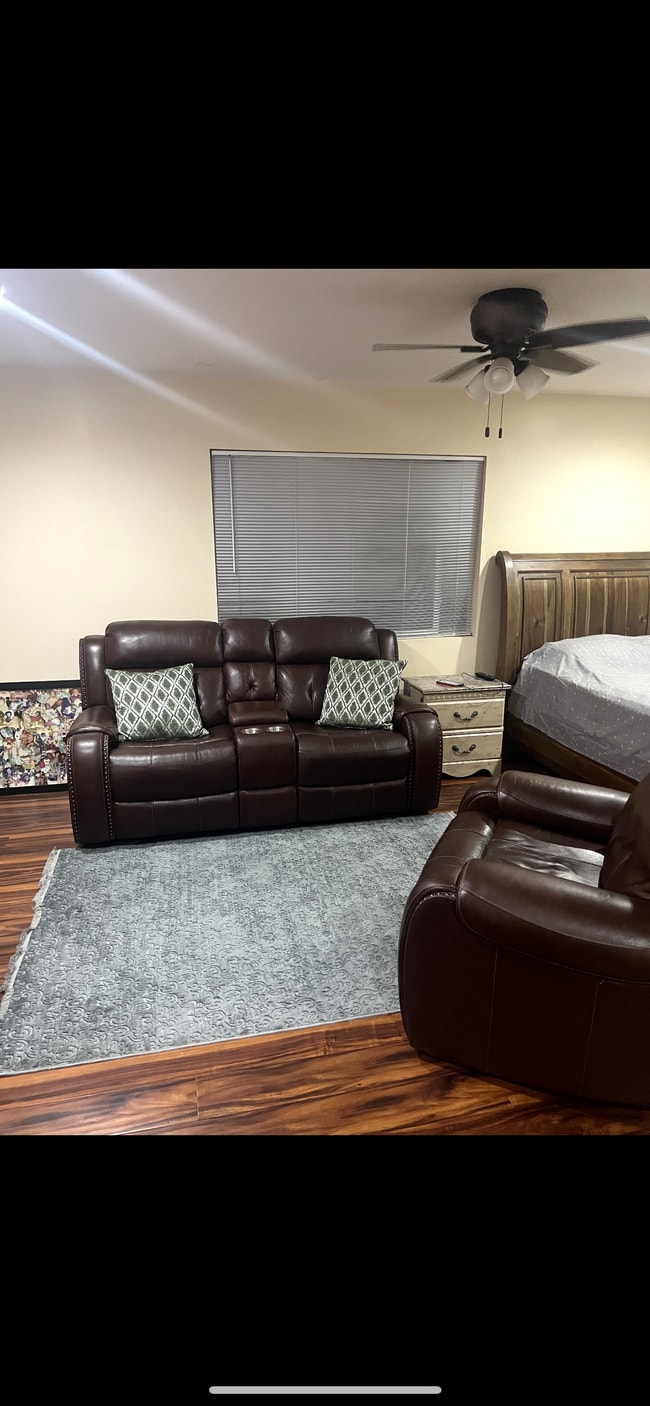 2400 Pine Ave unit A, Long Beach, CA 90806 - photo 4