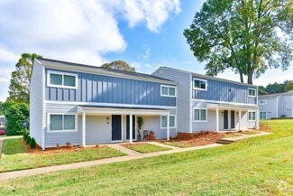 445 11th Ave NE, Hickory, NC 28601