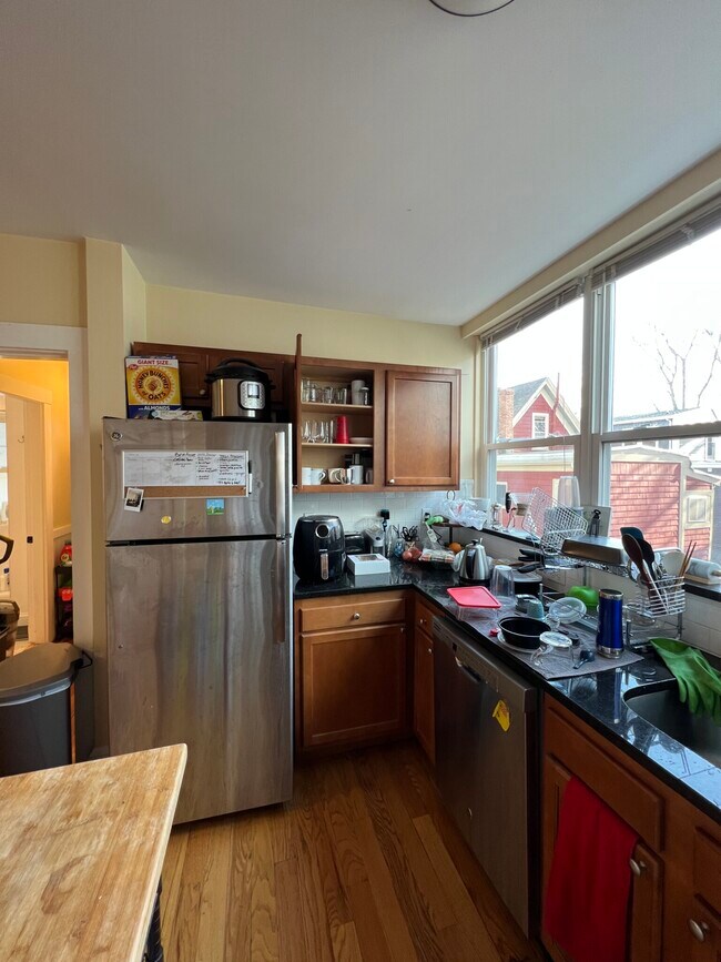 332 Beacon St unit 1, Somerville, MA 02143 - photo 4