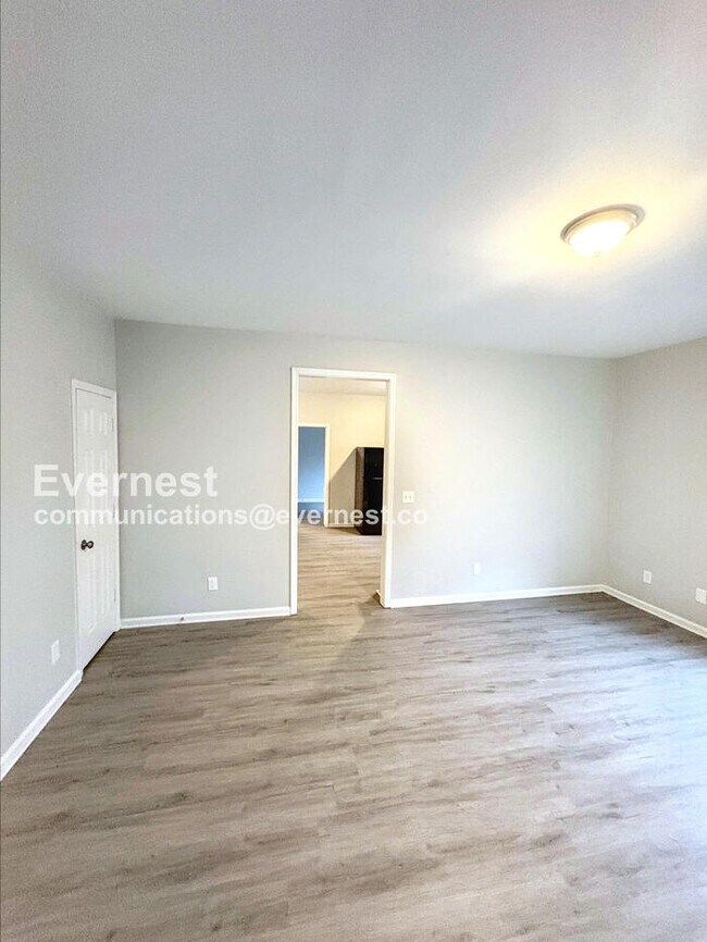 581 Cedar Ave NW, Atlanta, GA 30318 - photo 3