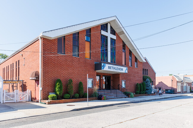 After graduation, 38% of students from this school go on to attend a 4-year college.