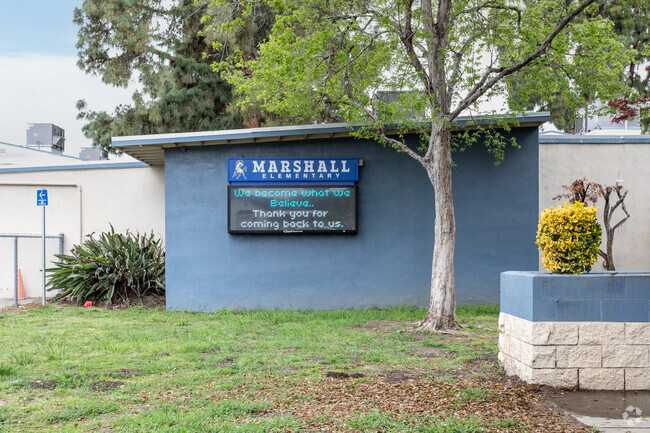 Marshall Elementary School sign welcomes students, staff, and parents in Bernardino, CA.
