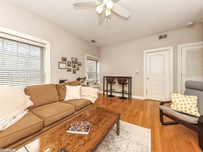 839 E 52nd St unit 3, Chicago, IL 60615 - photo 4