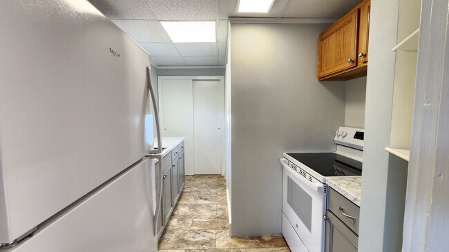 82 Main St unit Apartment 4, Woolwich, ME 04579 - photo 5