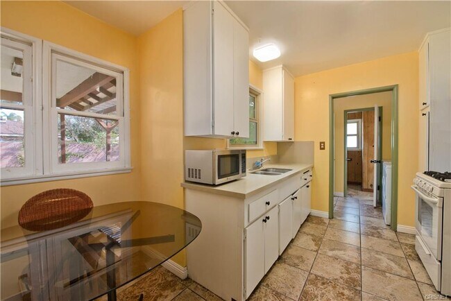 20322 Roscoe Blvd, Winnetka, CA 91306 - photo 5