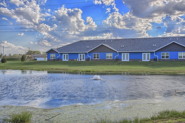 703 N Prairie View Rd unit Prairieview Crossing, Mahomet, IL 61853 - photo 3