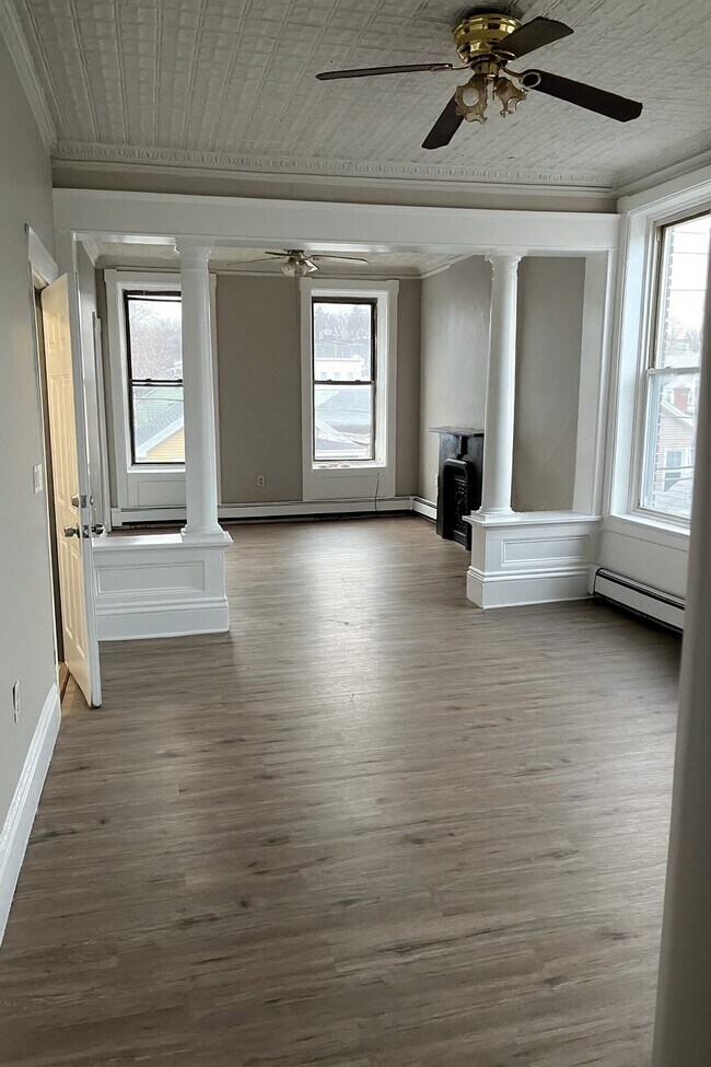 164 Main St unit 3, Cohoes, NY 12047 - photo 5