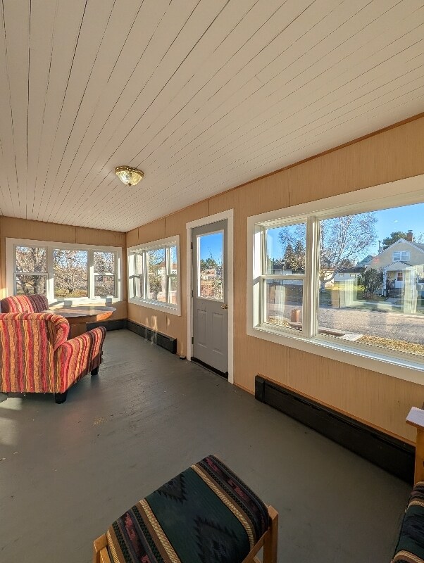 1027 E Chapman St Unit 1, Ely, MN 55731