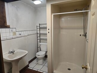 12941 NW Newberry Rd Unit 1 bed Basement Apartment, Portland, OR 97231