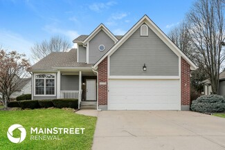 4028 SW Chatham Dr, Lee's Summit, MO 64082