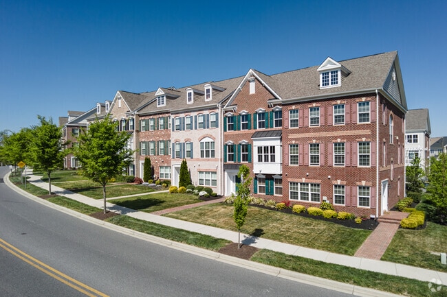 Upper Marlboro's large townhomes along the boulevard.