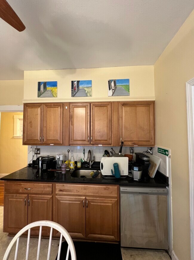 121 Liberty Rd unit 3, Somerville, MA 02144 - photo 6