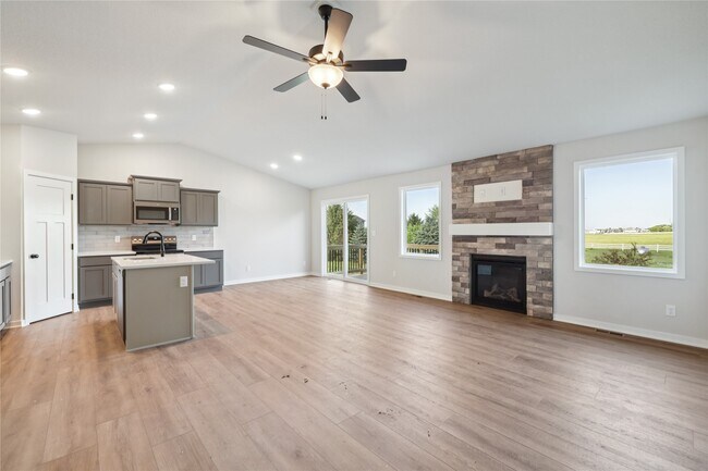 3423 5th Ave SE, Altoona, IA 50009 - photo 5