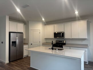 4027 N Rosalia Ave, Fresno, CA 93723