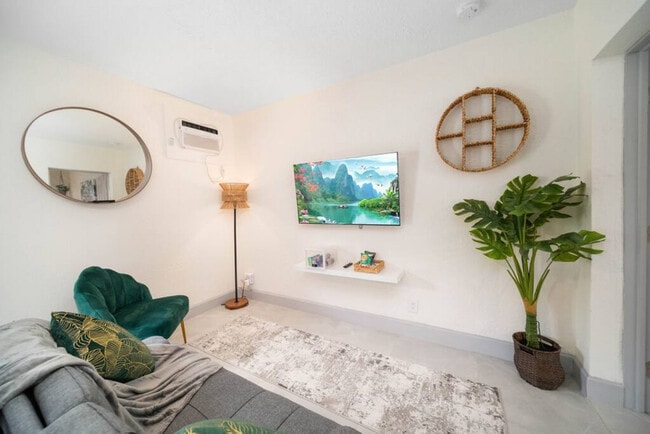 1702 NE 9th St unit ID1369639P, Fort Lauderdale, FL 33304 - photo 3