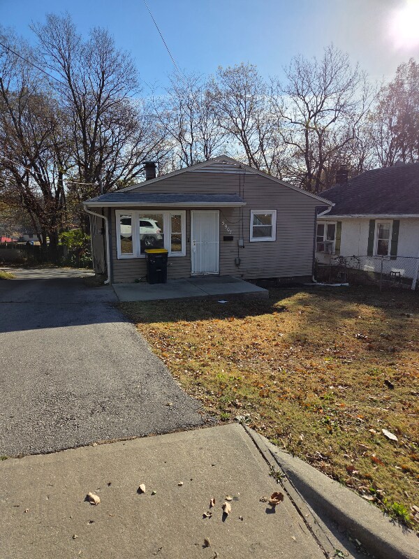 5907 Jackson Ave, Kansas City, MO 64130