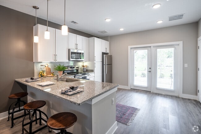 2 BD, 2 BA Townhouse