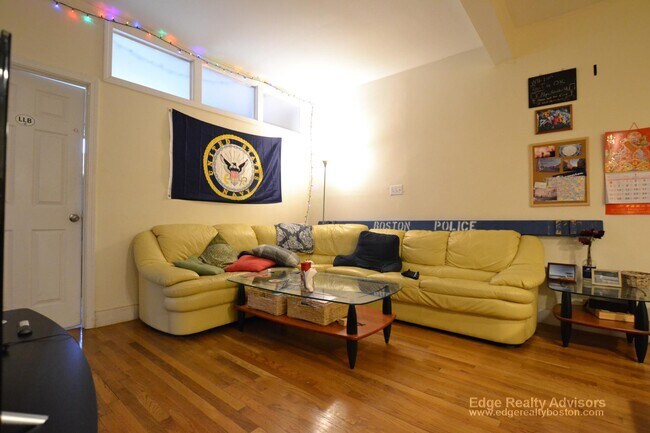 115 Freeman St unit 2, Brookline, MA 02446 - photo 7