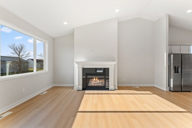 1356 Wisteria Ln, River Falls, WI 54022 - photo 4