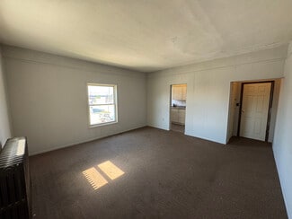 559 W Washington St Unit 4, Frankfort, IN 46041