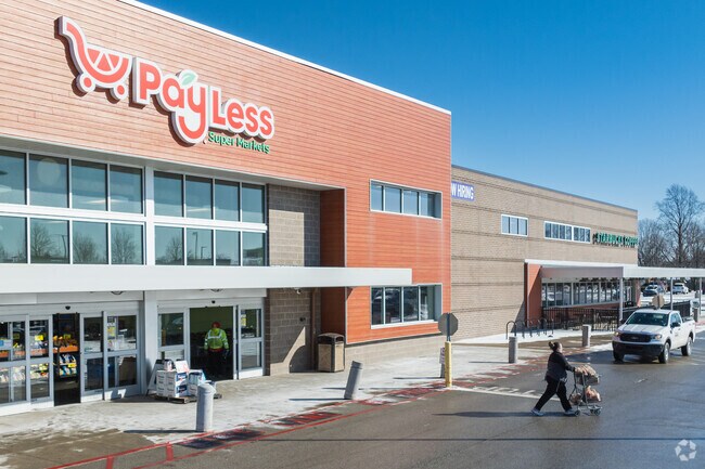 Monon residents appreciate Pay Less as a nearby option for groceries.