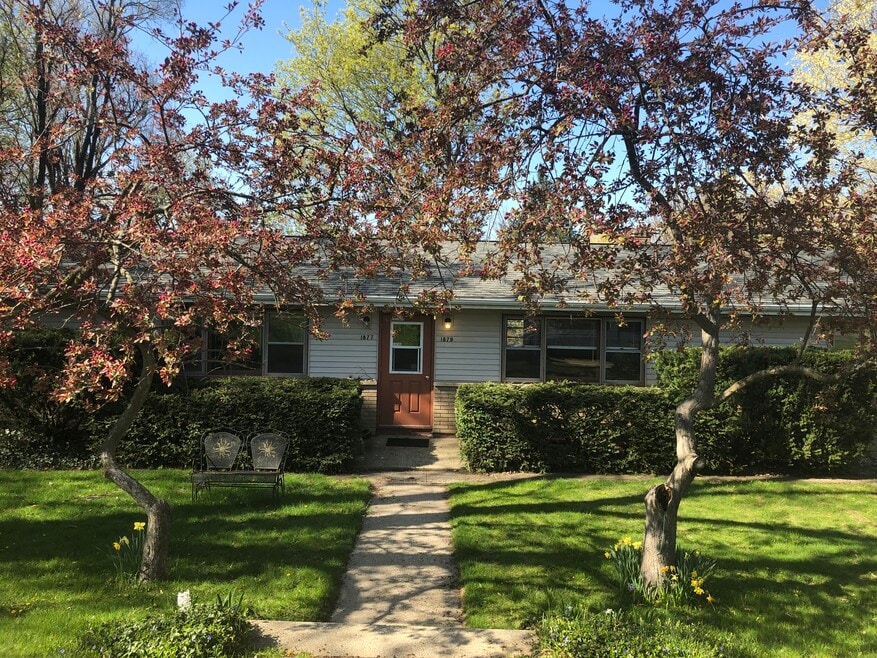 1879 E G Ave unit 1879 E G, Kalamazoo, MI 49004 - photo 1