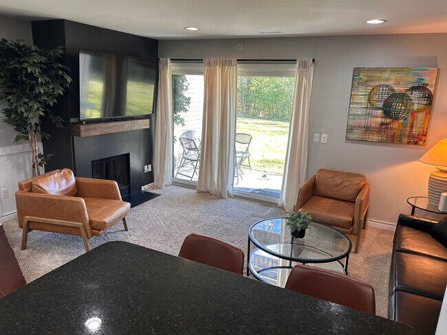 2777 Davison Ave unit B, Auburn Hills, MI 48326 - photo 5