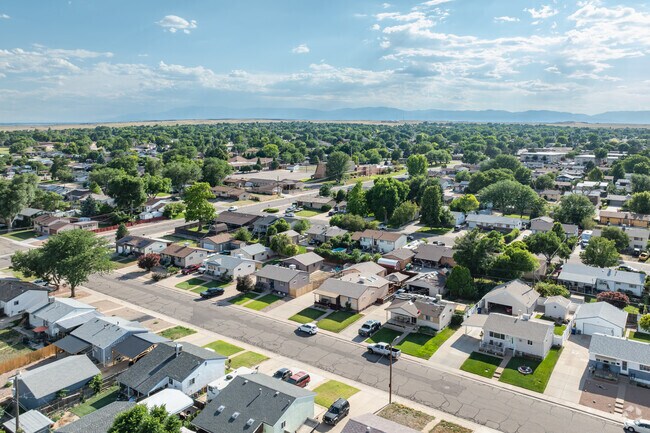 Ranch-style homes with large driveways are popular builds in Highland Park.