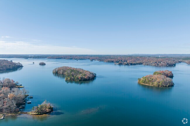 Lake Keowee borders Six Mile to the west and attracts visitors from the region year round.