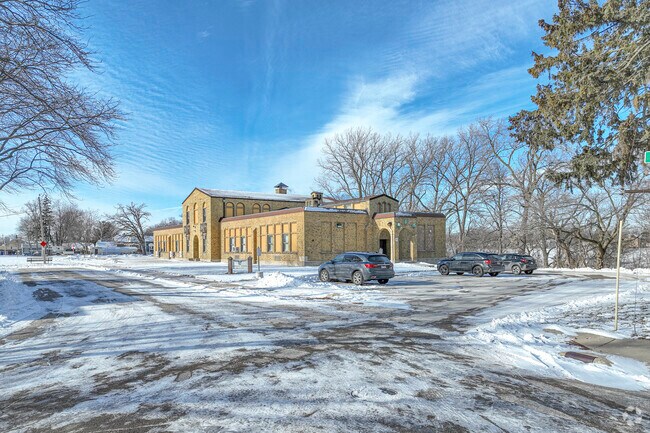 Kenosha Eschool challenges students and engages critical thinking and learning.