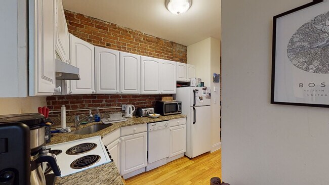 96 Prince St unit 3, Boston, MA 02113 - photo 4
