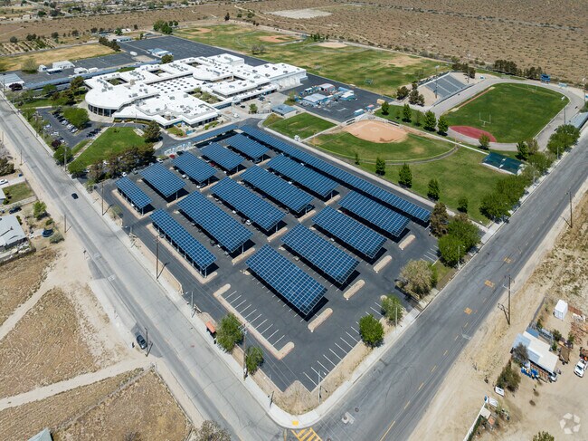 Littlerock High School has a 25:1 student-teacher ratio.